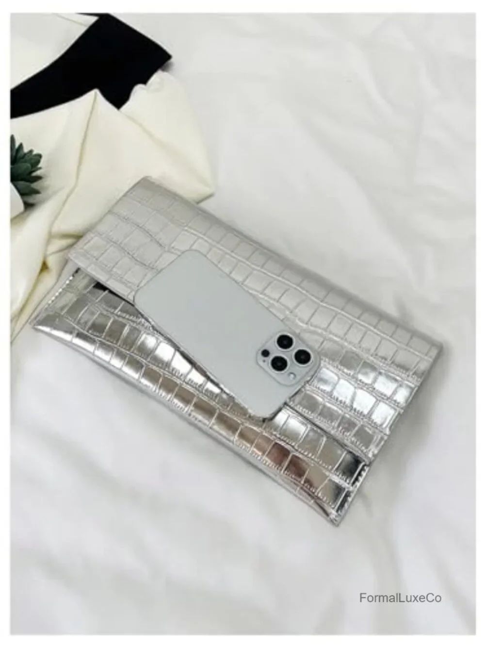 Verdusa Women's Clutch Evening Bags Trendy Envelope Handbag Metallic Purse